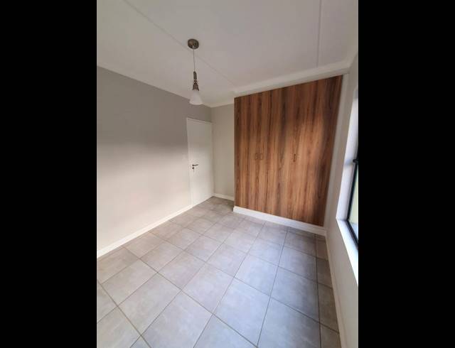 2 BEDROOM PROPERTY TO RENT IN LINBRO PARK